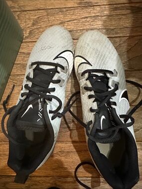 Nike Men’s White and Black Athletic Soccer Shoes